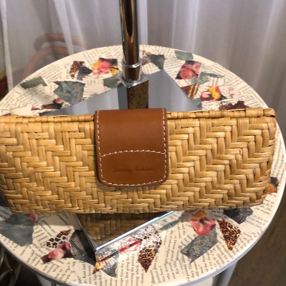 Tommy Bahama woven rattan, cognac leather snap closure, orange lining 1-zip NEW